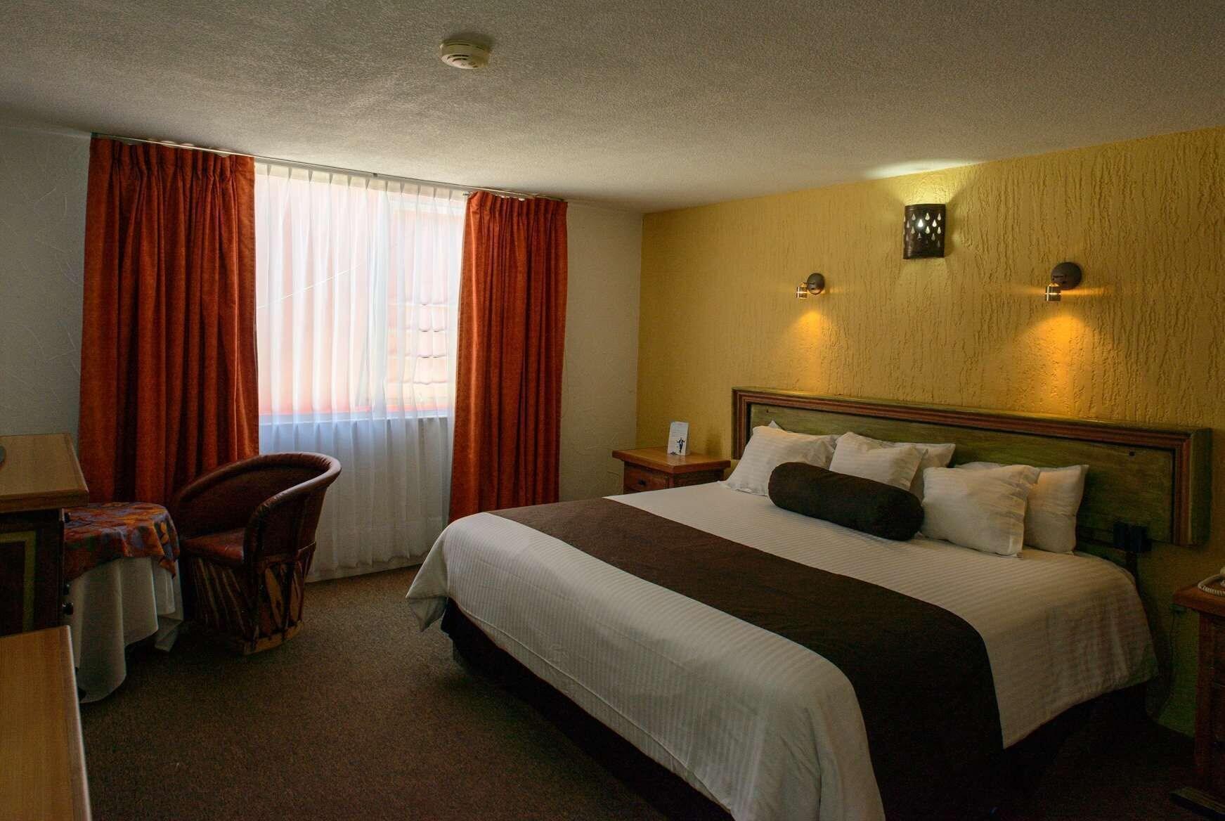Howard Johnson By Wyndham Morelia Calle Real Ngoại thất bức ảnh