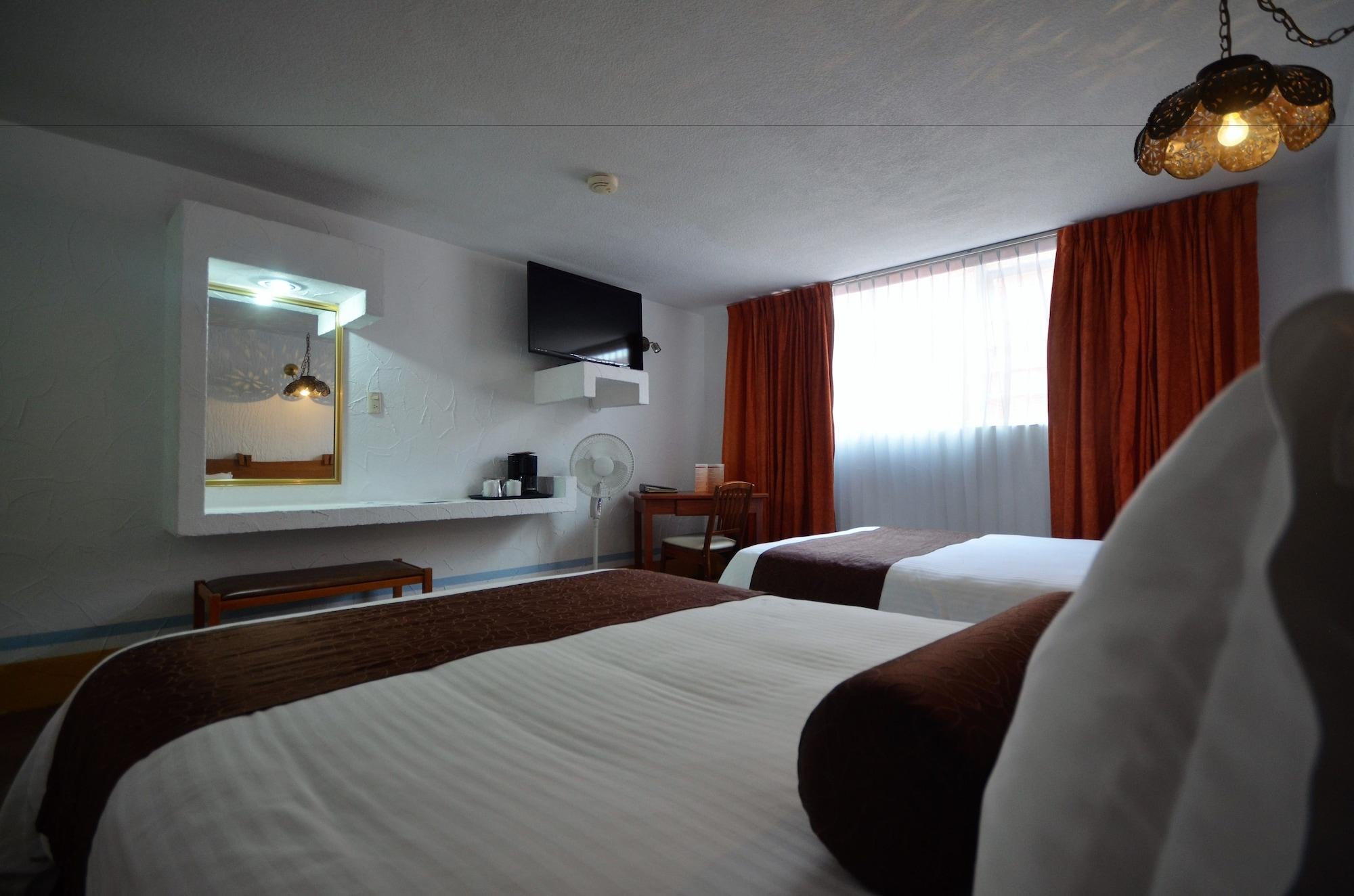 Howard Johnson By Wyndham Morelia Calle Real Ngoại thất bức ảnh