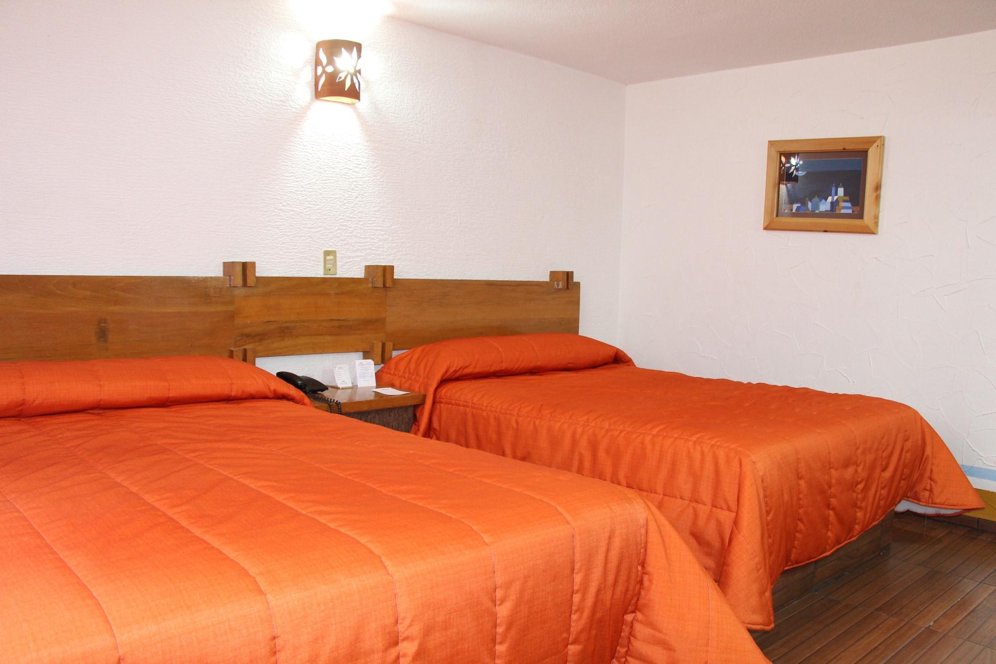 Howard Johnson By Wyndham Morelia Calle Real Ngoại thất bức ảnh