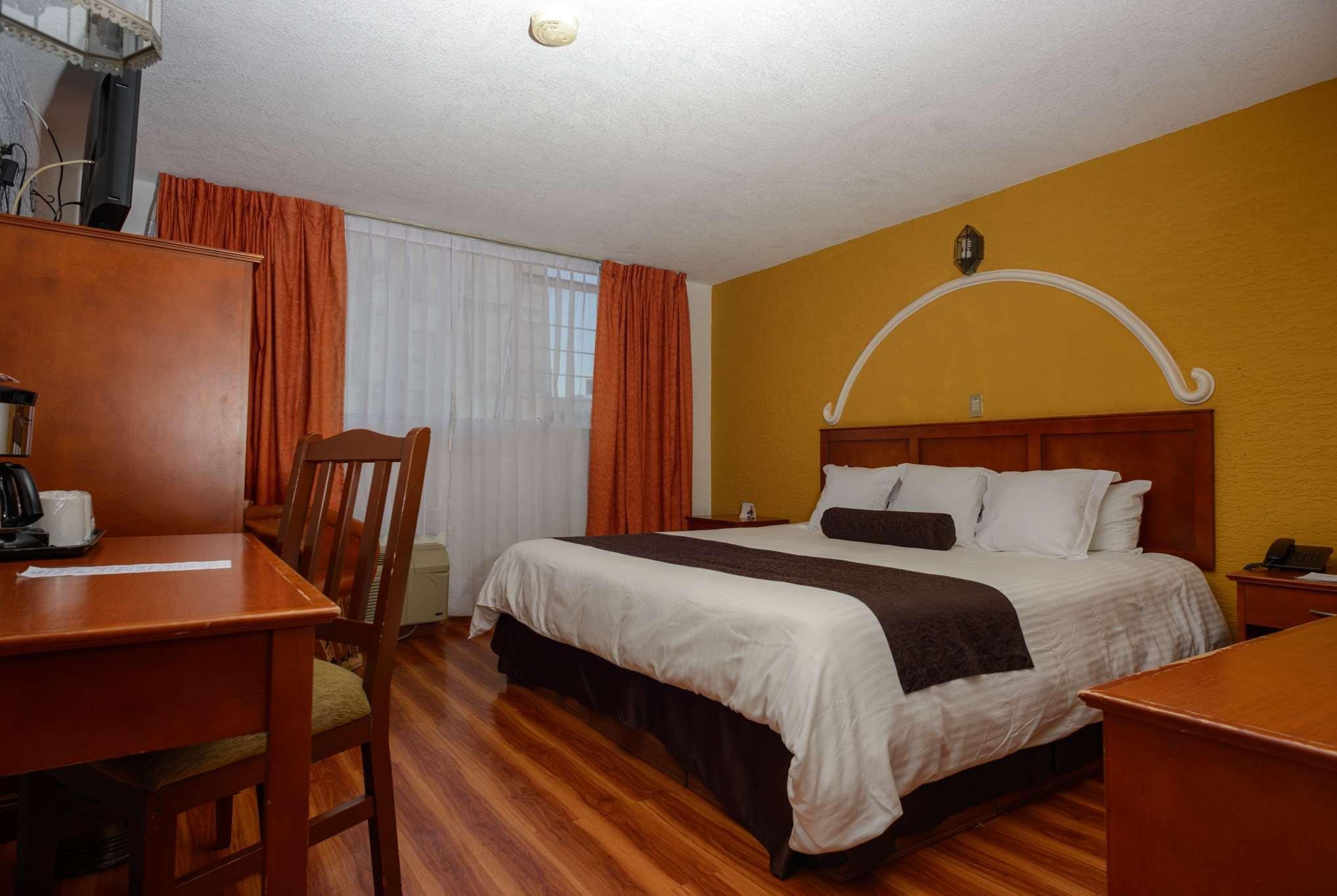Howard Johnson By Wyndham Morelia Calle Real Ngoại thất bức ảnh