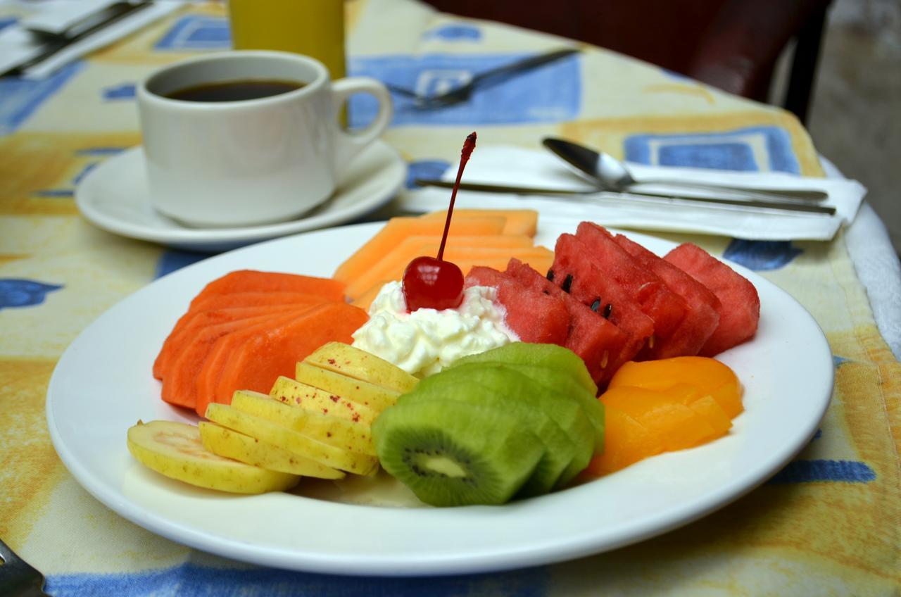 Howard Johnson By Wyndham Morelia Calle Real Ngoại thất bức ảnh