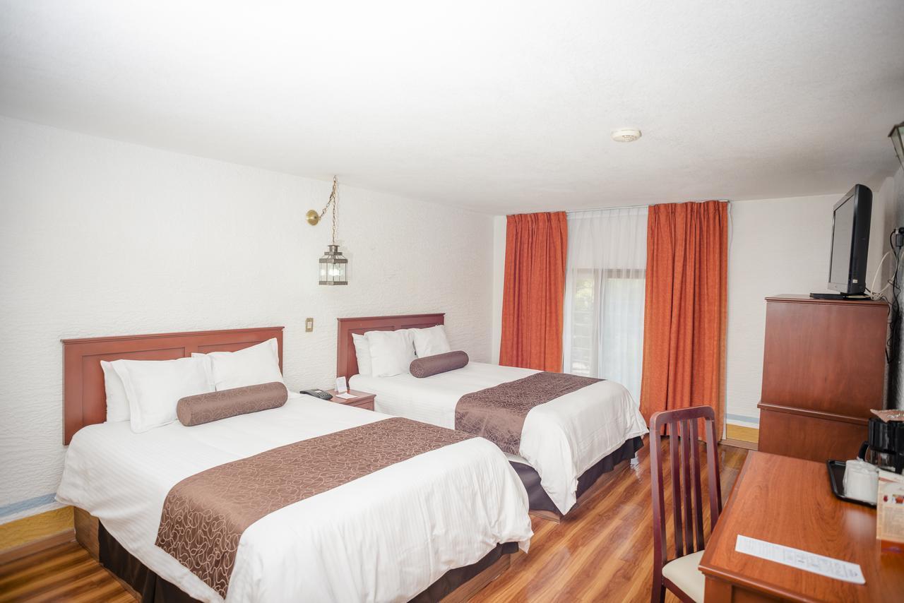 Howard Johnson By Wyndham Morelia Calle Real Ngoại thất bức ảnh